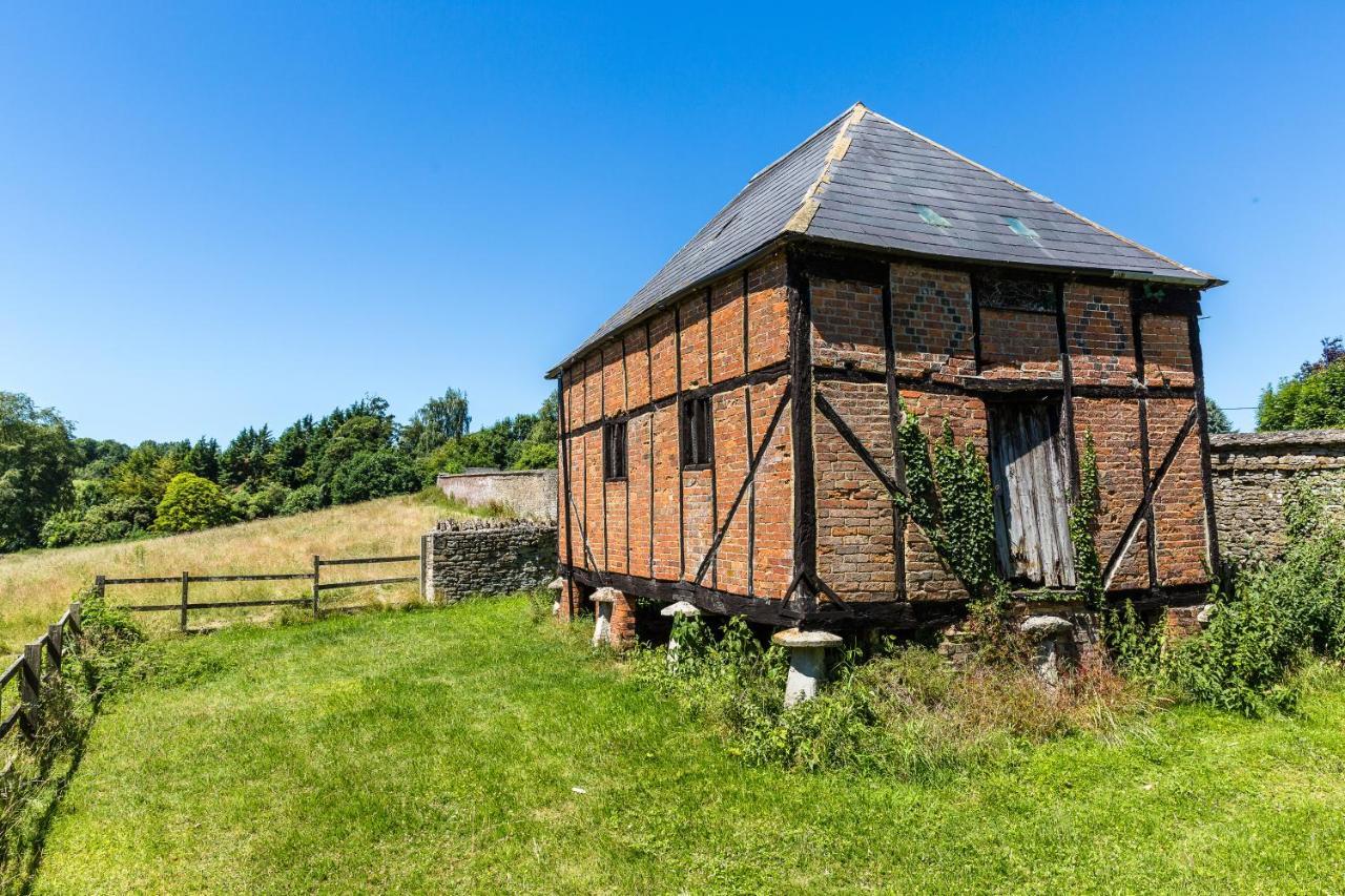 Bed and Breakfast Middle Aston House Esterno foto